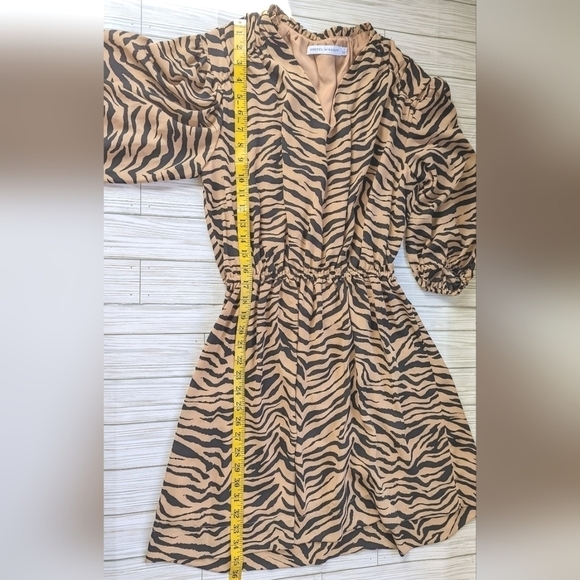 Rebecca Minkoff Isabella Tiger Print Crepe Mini Dress in Black and Tan Sz Small - Picture 13 of 16